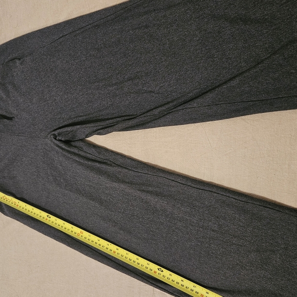 Daub Design Women's Gray Cropped Pants - Picture 6 of 7